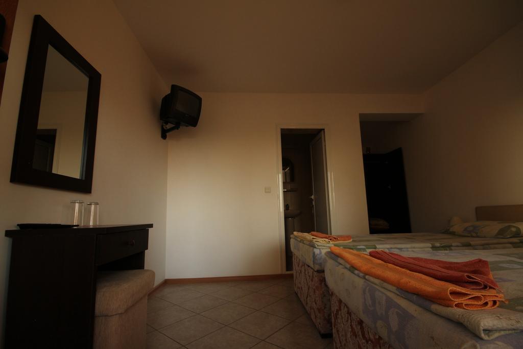 Guest House Nash Dom Kavarna Exterior foto